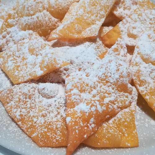 La Ricetta: Chiacchiere croccanti e bollose