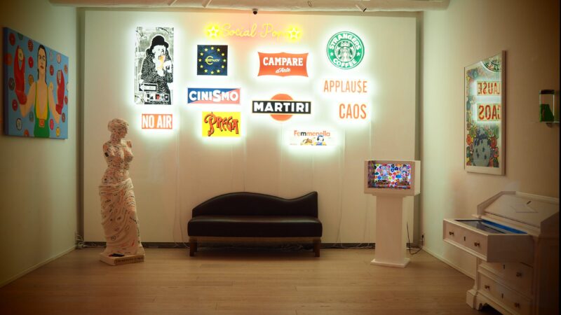 “Social Pop Mirabilia”, Roxy the Box in mostra allo Studio Trisorio